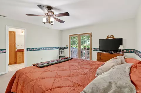Bedroom - 810 Mcnab Ranch Rd, Ukiah, CA 95482 photo 2 of 7