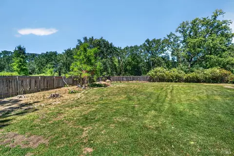 Exterior - 810 Mcnab Ranch Rd, Ukiah, CA 95482 photo 6 of 8