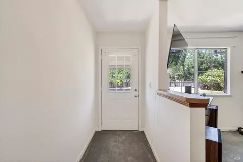 Entry Way - 810 Mcnab Ranch Rd, Ukiah, CA 95482 photo 1 of 1