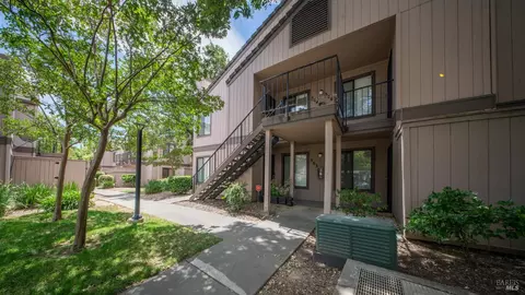 1801 Marshall Rd #504, Vacaville, CA 95687