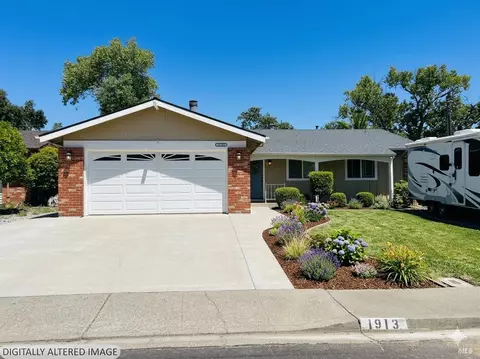 1913 Southwood Dr, Vacaville, CA 95687