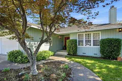 17217 Vailetti Dr, Sonoma, CA 95476
