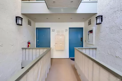 Entry Way - 22 Anchorage Rd, Sausalito, CA 94965 photo 1 of 1