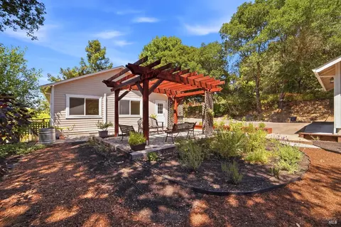7695 Atkinson Rd, Sebastopol, CA 95472