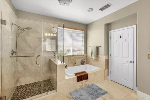 Bath - 2187 Rasmussen Ct, Fairfield, CA 94533 photo 6 of 6