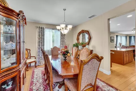 Dining - 2187 Rasmussen Ct, Fairfield, CA 94533 photo 2 of 5