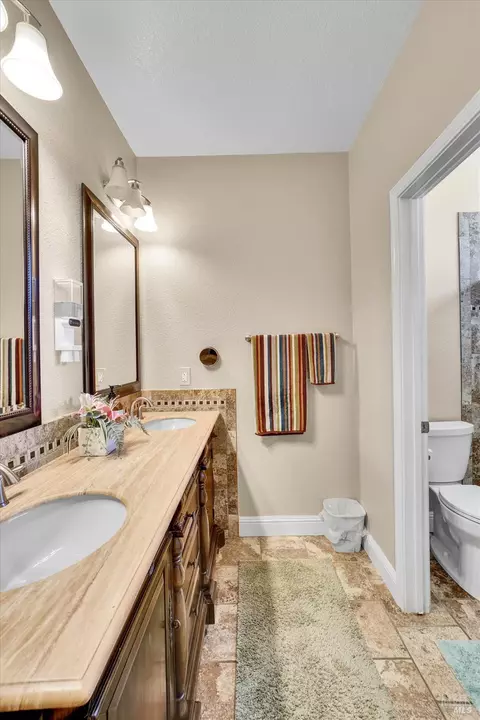 Bath - 2187 Rasmussen Ct, Fairfield, CA 94533 photo 2 of 6