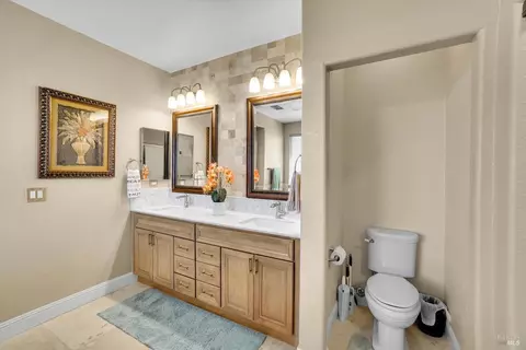 Bath - 2187 Rasmussen Ct, Fairfield, CA 94533 photo 5 of 6