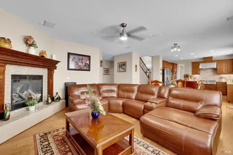 Living - 2187 Rasmussen Ct, Fairfield, CA 94533 photo 2 of 2