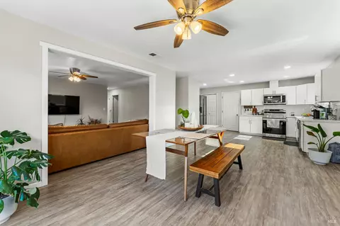 312 Folsom Dr, Vacaville, CA 95687