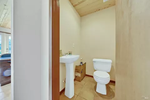 Bath - 156 S Humboldt St, Willits, CA 95490 photo 5 of 5