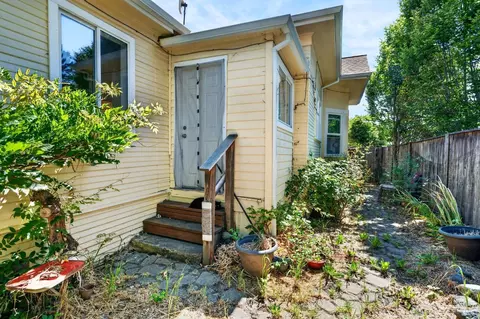 Exterior - 156 S Humboldt St, Willits, CA 95490 photo 5 of 7
