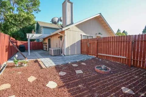 Exterior - 1255 Watson Ranch Way, Dixon, CA 95620 photo 6 of 8