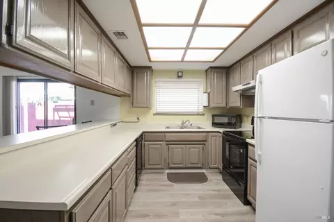 Kitchen - 1255 Watson Ranch Way, Dixon, CA 95620 photo 1 of 1