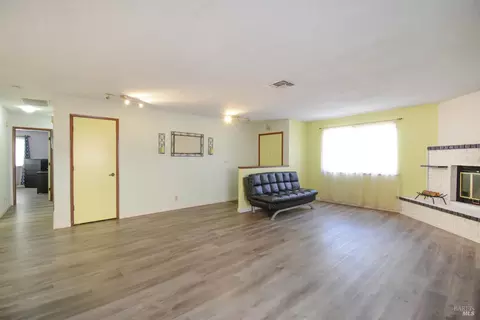 Living - 1255 Watson Ranch Way, Dixon, CA 95620 photo 2 of 4