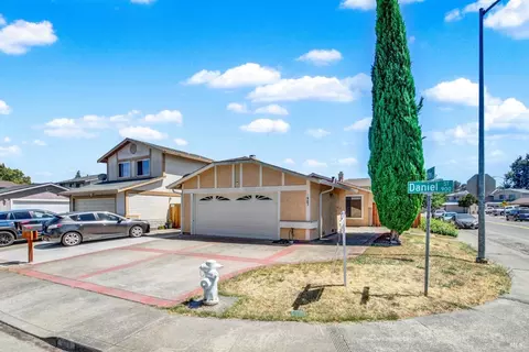 903 Daniel St, Fairfield, CA 94533 photo 4