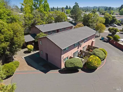 7488 Bridgit Dr, Rohnert Park, CA 94928