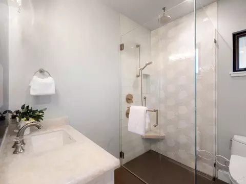 Bath - 9 Burrell Ct, Tiburon, CA 94920 photo 4 of 5