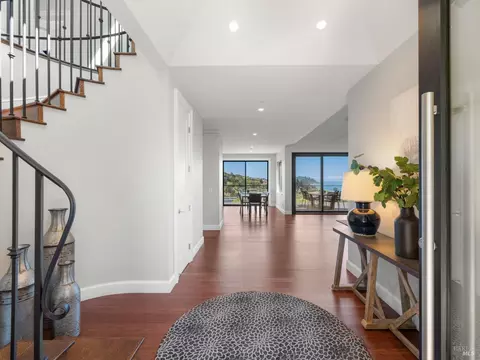 Entry Way - 9 Burrell Ct, Tiburon, CA 94920 photo 1 of 2
