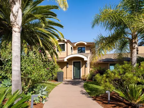 Exterior - 9 Burrell Ct, Tiburon, CA 94920 photo 2 of 11