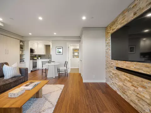 Living - 9 Burrell Ct, Tiburon, CA 94920 photo 6 of 6