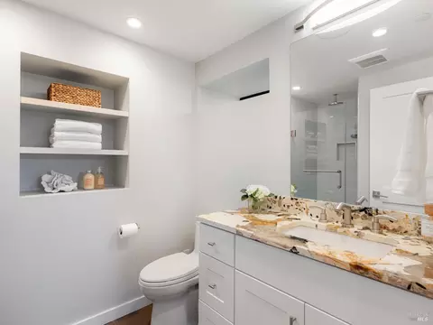 Bath - 9 Burrell Ct, Tiburon, CA 94920 photo 5 of 5
