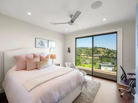 Bedroom - 9 Burrell Ct, Tiburon, CA 94920 photo 6 of 6