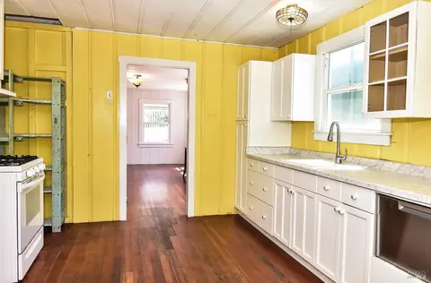 Kitchen - 53 Ocean View Ave, Dillon Beach, CA 94929 photo 1 of 4