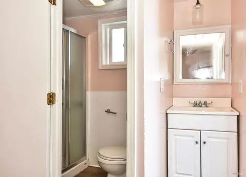 Bath - 53 Ocean View Ave, Dillon Beach, CA 94929 photo 3 of 3
