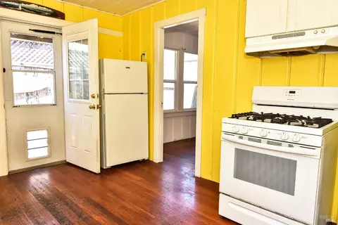 Kitchen - 53 Ocean View Ave, Dillon Beach, CA 94929 photo 4 of 4