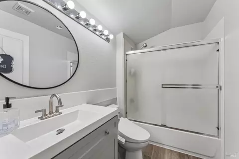 Bath - 5014 Staghorn Dr, Vallejo, CA 94591 photo 3 of 3