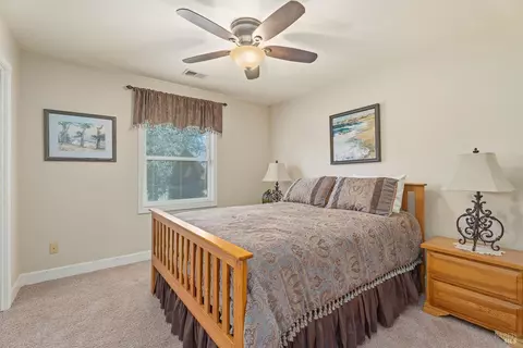 Bedroom - 21220 Locust St, Willits, CA 95490 photo 2 of 4