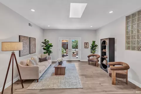 1740 Fisher Dr, Concord, CA 94520