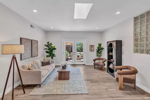 1740 Fisher Dr, Concord, CA 94520 photo 3