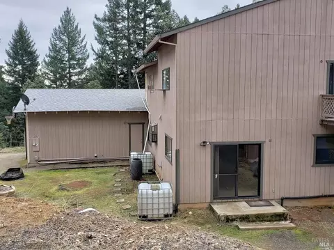 Exterior - 29600 Timberline Rd, Willits, CA 95490 photo 3 of 5