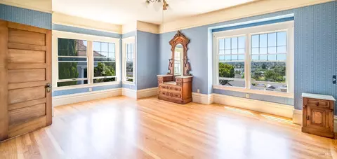 912 York St, Vallejo, CA 94590
