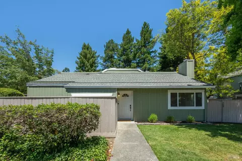 734 Racquet Club Cir, Rohnert Park, CA 94928