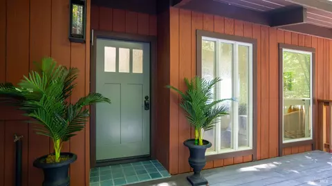 Entry Way - 10 Fire Rd, Larkspur, CA 94939 photo 1 of 2
