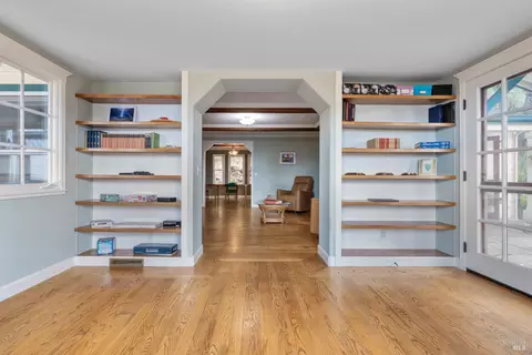 Living - 3250 Trinity Rd, Glen Ellen, CA 95442 photo 3 of 4