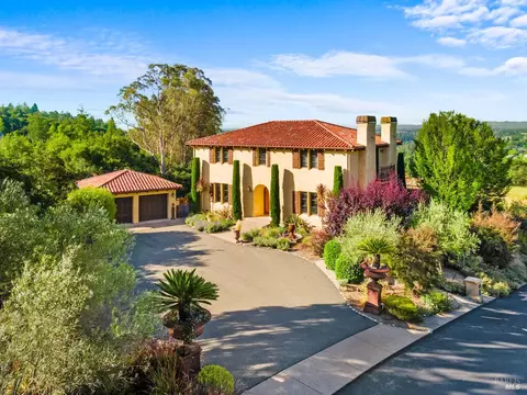 636 Montebello Dr, Santa Rosa, CA 95403