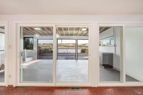 1298 W K St, Benicia, CA 94510