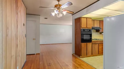 Entry Way - 2260 Nottingham Dr, Fairfield, CA 94533 photo 2 of 2