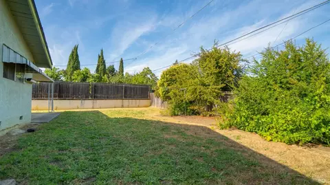 Exterior - 2260 Nottingham Dr, Fairfield, CA 94533 photo 10 of 11