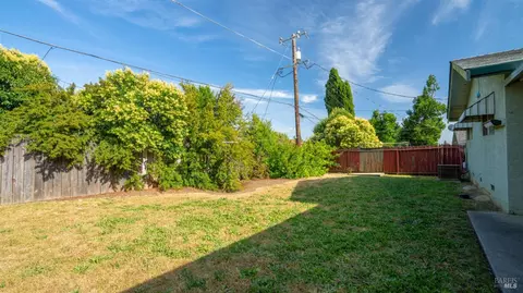 Exterior - 2260 Nottingham Dr, Fairfield, CA 94533 photo 7 of 11