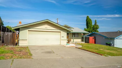 Exterior - 2260 Nottingham Dr, Fairfield, CA 94533 photo 2 of 11