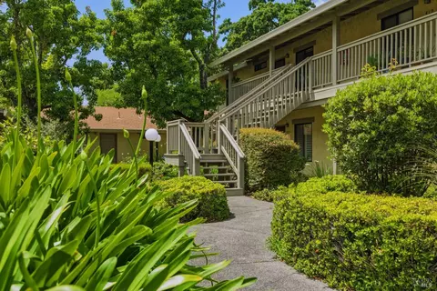 Exterior - 421 7th St W, Sonoma, CA 95476 photo 4 of 4