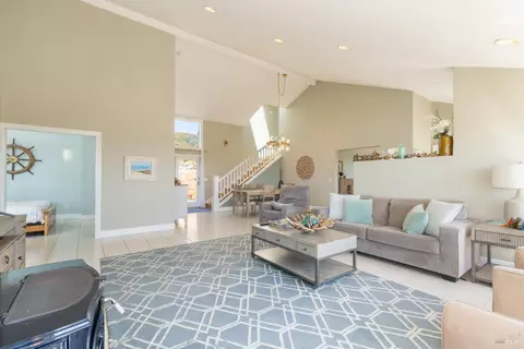 Living - 464 Loon Ct, Bodega Bay, CA 94923 photo 2 of 3