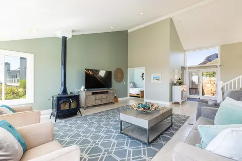 Living - 464 Loon Ct, Bodega Bay, CA 94923 photo 1 of 3
