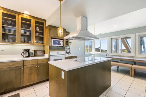 Kitchen - 464 Loon Ct, Bodega Bay, CA 94923 photo 3 of 4