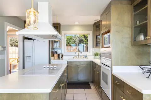 Kitchen - 464 Loon Ct, Bodega Bay, CA 94923 photo 2 of 4